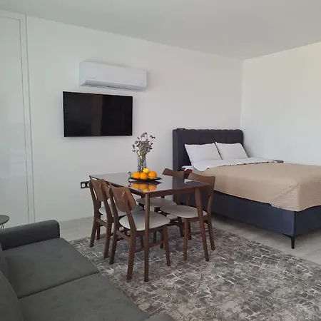 Spacious Edelweiss Studio Trikomo