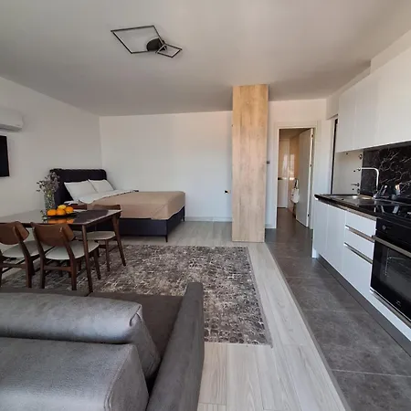 Apartment Spacious Edelweiss Studio Trikomo